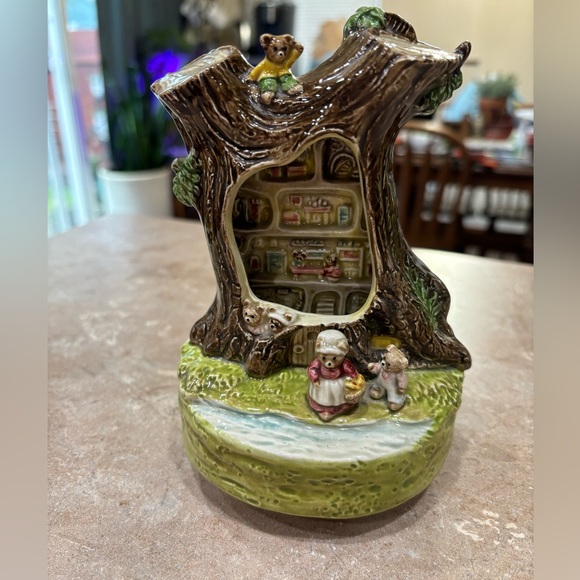 “It’s a Small World” Music Box - Vintage - Picture 1 of 4
